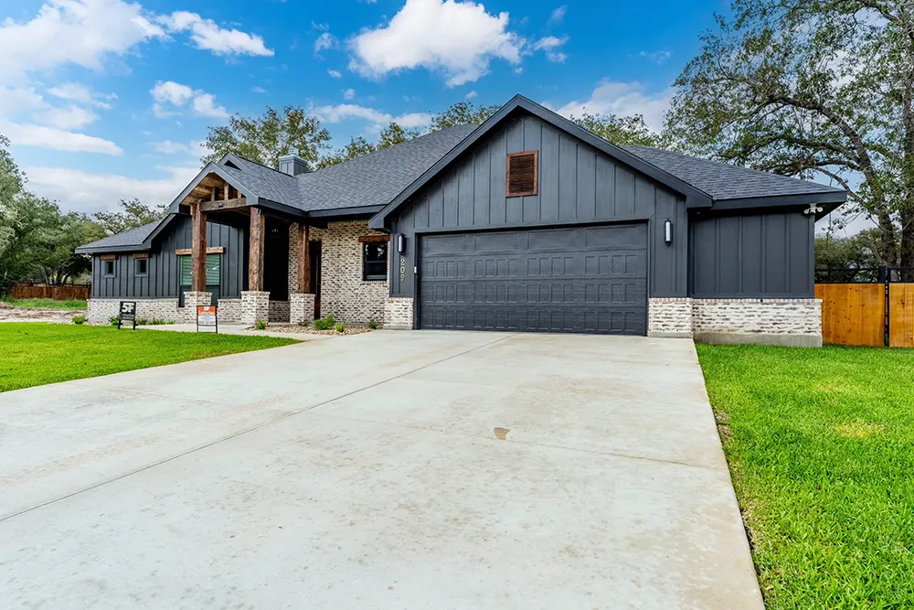 Finished house in La Vernia, TX by custom home builders in La Vernia, 5F Contracting.
